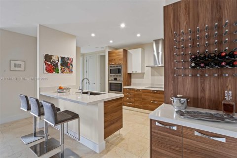 Condo in Coral Gables, Florida, 2 bedrooms  № 1495892 - photo 17