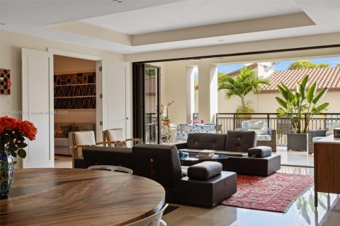 Condo in Coral Gables, Florida, 2 bedrooms  № 1495892 - photo 4
