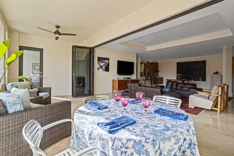 Condo in Coral Gables, Florida, 2 bedrooms  № 1495892 - photo 13