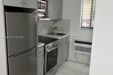 Apartamento en alquiler en Miami, Florida, 1 dormitorio, 27.87 m2 № 1997750 - foto 2