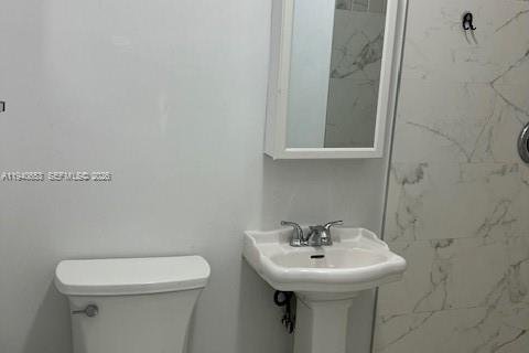 Apartamento en alquiler en Miami, Florida, 1 dormitorio, 27.87 m2 № 1997750 - foto 4