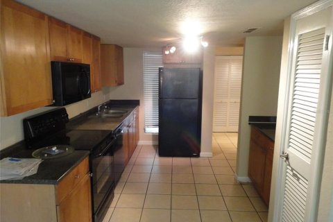 Condo in Gainesville, Florida, 3 bedrooms  № 1780449 - photo 2