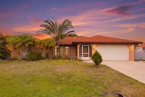Villa ou maison à Port Charlotte, Floride 3 chambres, 208.57 m2 № 2098399