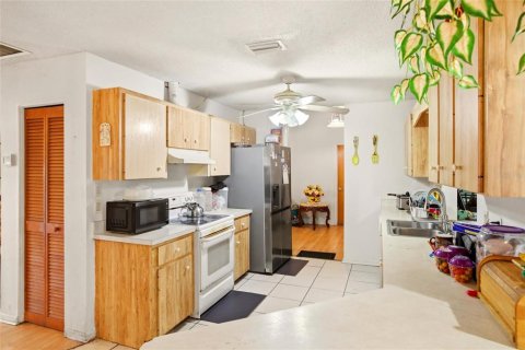 Villa ou maison à vendre à Port Charlotte, Floride: 3 chambres, 208.57 m2 № 2098399 - photo 14