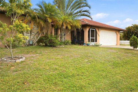 Villa ou maison à vendre à Port Charlotte, Floride: 3 chambres, 208.57 m2 № 2098399 - photo 3