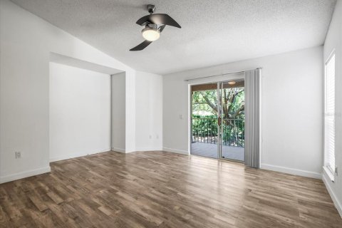 Condo in Tampa, Florida, 2 bedrooms  № 1644436 - photo 12