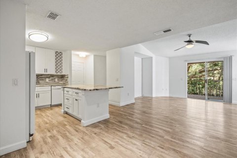 Condo in Tampa, Florida, 2 bedrooms  № 1644436 - photo 11