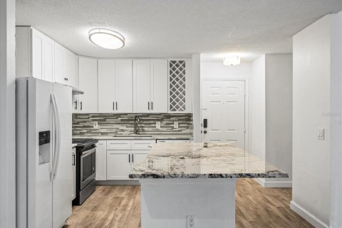 Condo in Tampa, Florida, 2 bedrooms  № 1644436 - photo 3