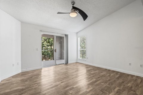 Condo in Tampa, Florida, 2 bedrooms  № 1644436 - photo 13