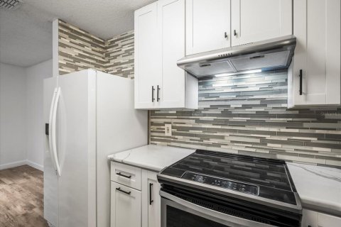 Condo in Tampa, Florida, 2 bedrooms  № 1644436 - photo 7