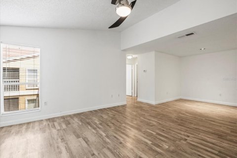 Condo in Tampa, Florida, 2 bedrooms  № 1644436 - photo 14