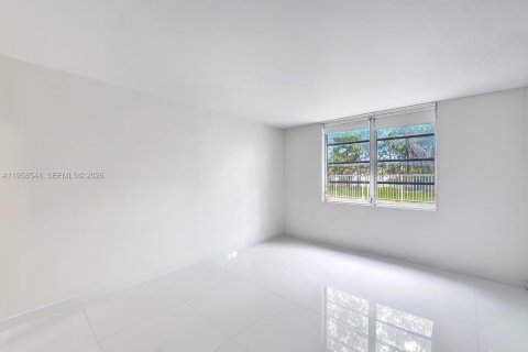 Condominio en venta en Lauderhill, Florida, 2 dormitorios, 104.05 m2 № 2018044 - foto 14
