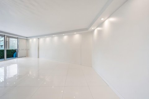 Condominio en venta en Lauderhill, Florida, 2 dormitorios, 104.05 m2 № 2018044 - foto 2