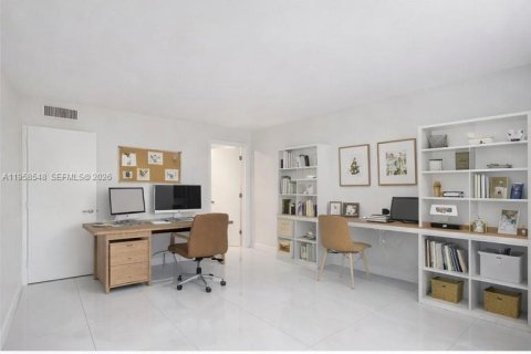 Condominio en venta en Lauderhill, Florida, 2 dormitorios, 104.05 m2 № 2018044 - foto 19