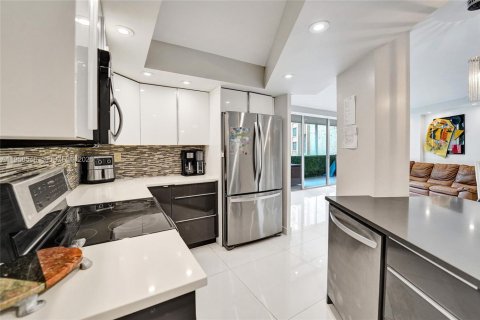 Condominio en venta en Lauderhill, Florida, 2 dormitorios, 104.05 m2 № 2018044 - foto 11