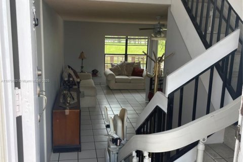 Copropriété à vendre à Miami, Floride: 3 chambres, 143.63 m2 № 1979771 - photo 2