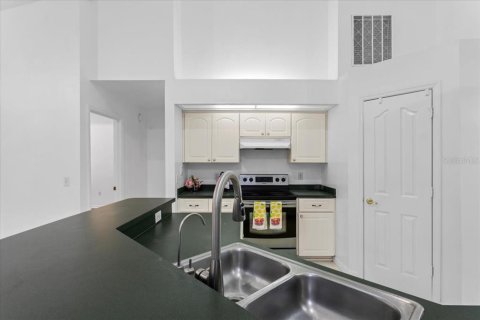 House in Gainesville, Florida 4 bedrooms, 197.6 sq.m. № 2120352 - photo 20
