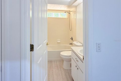 House in Gainesville, Florida 4 bedrooms, 197.6 sq.m. № 2120352 - photo 28