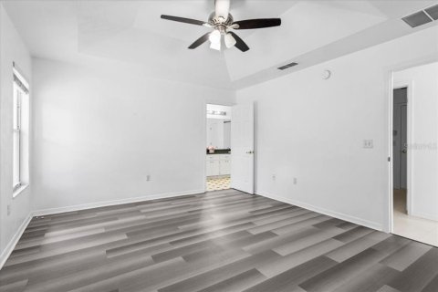 House in Gainesville, Florida 4 bedrooms, 197.6 sq.m. № 2120352 - photo 16