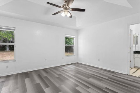 House in Gainesville, Florida 4 bedrooms, 197.6 sq.m. № 2120352 - photo 13