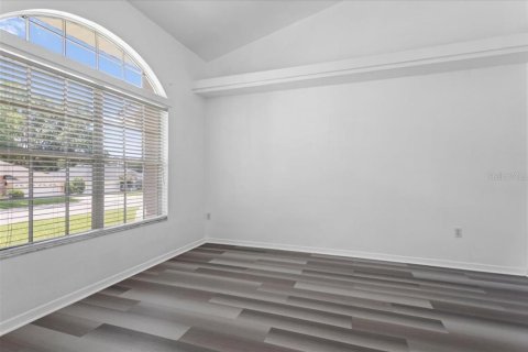 House in Gainesville, Florida 4 bedrooms, 197.6 sq.m. № 2120352 - photo 5