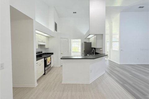 House in Gainesville, Florida 4 bedrooms, 197.6 sq.m. № 2120352 - photo 18