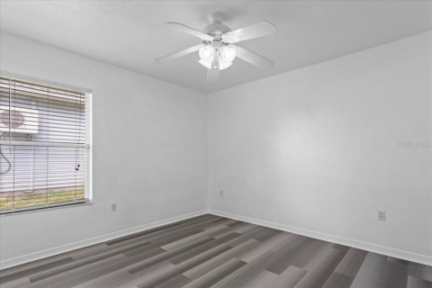 House in Gainesville, Florida 4 bedrooms, 197.6 sq.m. № 2120352 - photo 11