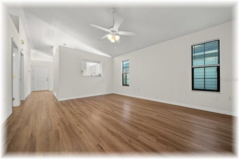 House in Ocala, Florida 2 bedrooms, 114.36 sq.m. № 1912089 - photo 9