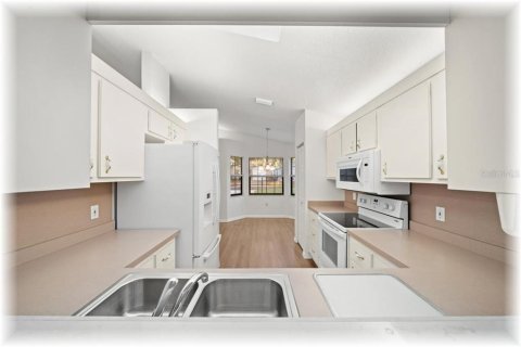 House in Ocala, Florida 2 bedrooms, 114.36 sq.m. № 1912089 - photo 10