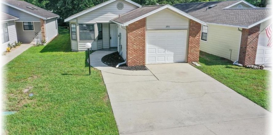 House in Ocala, Florida 2 bedrooms, 114.36 sq.m. № 1912089