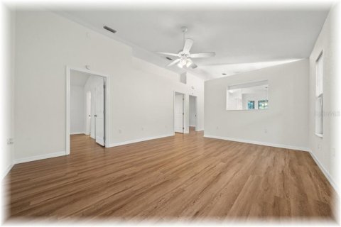 House in Ocala, Florida 2 bedrooms, 114.36 sq.m. № 1912089 - photo 8