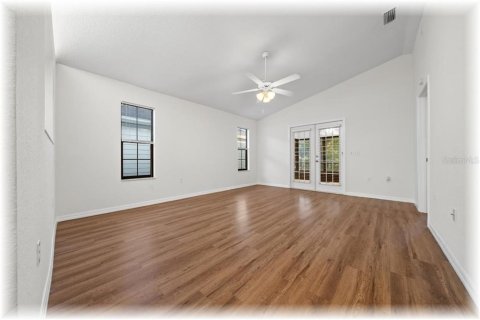 House in Ocala, Florida 2 bedrooms, 114.36 sq.m. № 1912089 - photo 6