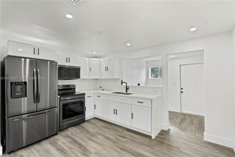 Купить виллу или дом в Майами, Флорида 3 спальни, 127.83м2, № 1994552 - фото 17