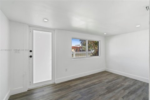 Купить виллу или дом в Майами, Флорида 3 спальни, 127.83м2, № 1994552 - фото 11