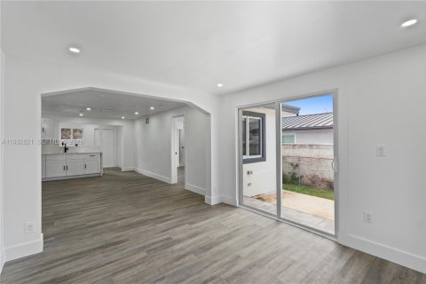 Купить виллу или дом в Майами, Флорида 3 спальни, 127.83м2, № 1994552 - фото 13