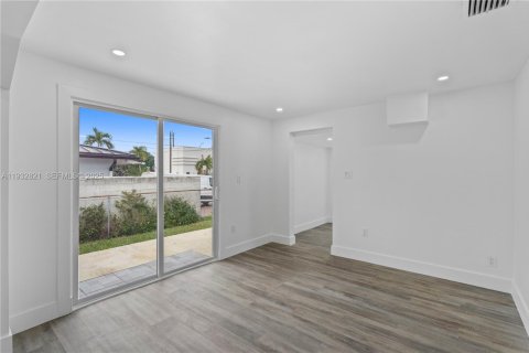 Купить виллу или дом в Майами, Флорида 3 спальни, 127.83м2, № 1994552 - фото 25