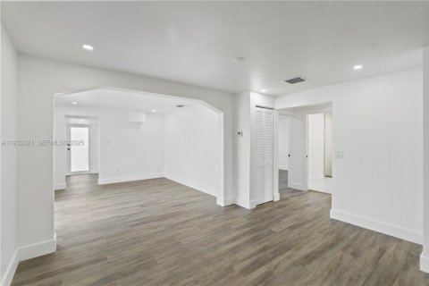 Купить виллу или дом в Майами, Флорида 3 спальни, 127.83м2, № 1994552 - фото 19