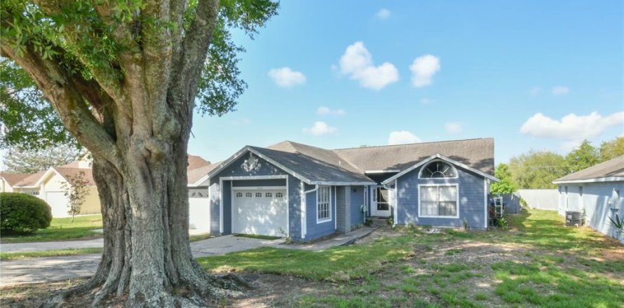 Duplex in Orlando, Florida 3 bedrooms, 120.87 sq.m. № 2148577