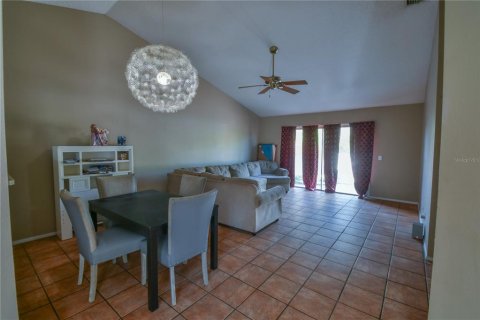 Duplex in Orlando, Florida 3 bedrooms, 120.87 sq.m. № 2148577 - photo 4