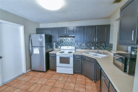 Duplex in Orlando, Florida 3 bedrooms, 120.87 sq.m. № 2148577 - photo 6