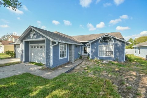 Duplex in Orlando, Florida 3 bedrooms, 120.87 sq.m. № 2148577 - photo 2