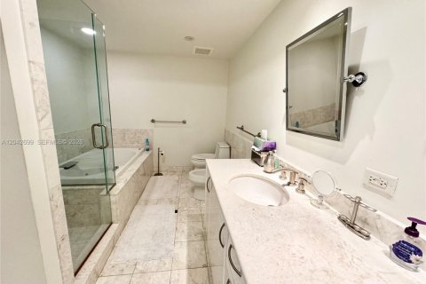 Купить кондоминиум в Майами, Флорида 1 спальня, 83.15м2, № 2145838 - фото 8