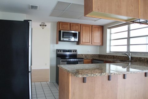 Villa ou maison à louer à Port St. Lucie, Floride: 2 chambres, 129.04 m2 № 2085610 - photo 9