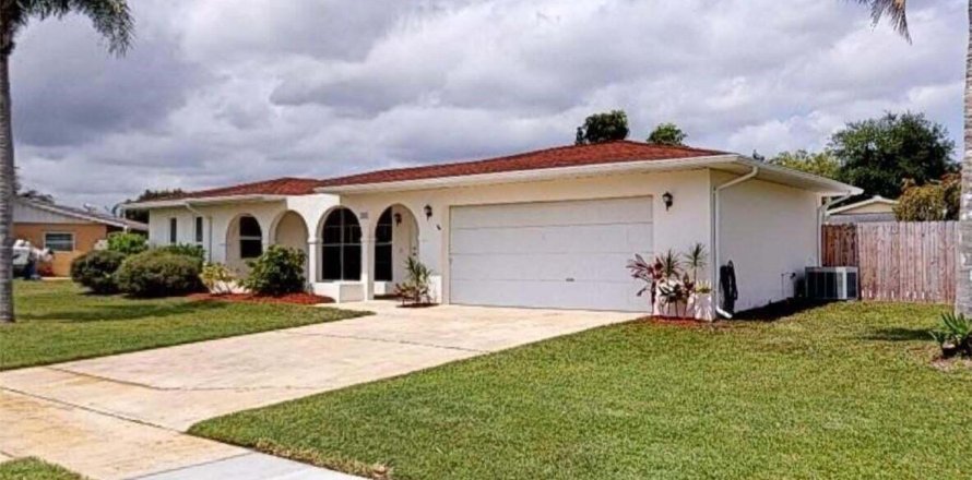 Villa ou maison à Port St. Lucie, Floride 2 chambres, 129.04 m2 № 2085610