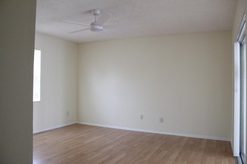 Villa ou maison à louer à Port St. Lucie, Floride: 2 chambres, 129.04 m2 № 2085610 - photo 13