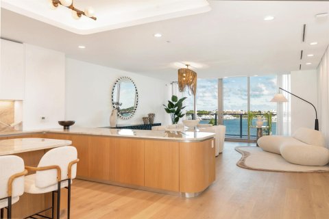 Condo in West Palm Beach, Florida, 4 bedrooms № 2081774 - photo 7