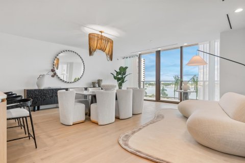 Condo in West Palm Beach, Florida, 4 bedrooms № 2081774 - photo 8