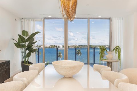 Condo in West Palm Beach, Florida, 4 bedrooms № 2081774 - photo 9