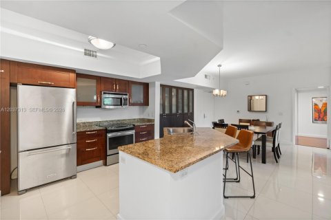 Condominio en venta en Aventura, Florida, 3 dormitorios, 146.79 m2 № 2171595 - foto 3