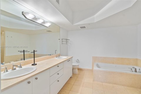 Condominio en venta en Aventura, Florida, 3 dormitorios, 146.79 m2 № 2171595 - foto 16